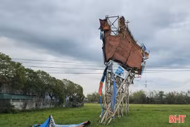 Nhếch nhác biển quảng cáo trơ khung, rỉ sét dọc quốc lộ 1