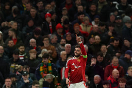 Bruno lập hat-trick, đưa MU vào tứ kết Europa League