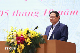 Thủ tướng phát động thi đua chào mừng Đại hội XIV của Đảng và bầu cử Quốc hội