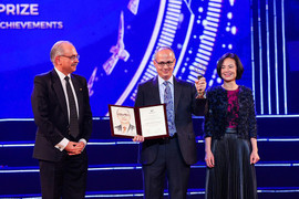 Chủ nhân Giải thưởng VinFuture nhận Giải Nobel Hóa học 2025
