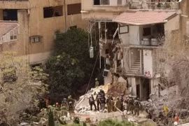 Quân đội Mỹ không kích các mục tiêu quân sự trên đảo Kharg của Iran