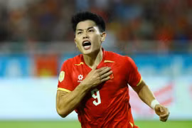 Tuyển Việt Nam vào bán kết ASEAN Cup với ngôi nhất bảng