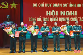 Bộ CHQS tỉnh Hà Tĩnh công bố các quyết định điều động cán bộ