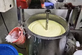 Từ nguyên liệu ở chợ thành 10.000 hũ kem "Made in Mỹ, Thái"