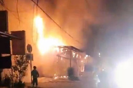 Cháy lúc rạng sáng, 4 người tử vong trong căn nhà ven quốc lộ