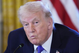 Quyết sách của ông Trump phủ bóng hoạt động đi lại toàn cầu