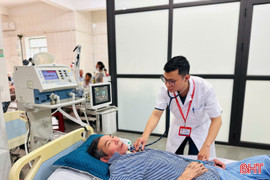 4 bác sỹ Bệnh viện Đại học Y Hà Nội về khám chữa bệnh tại Hà Tĩnh