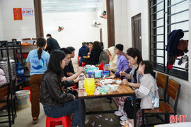 Nhiều dịch vụ mở cửa xuyên Tết, hút khách từ đầu năm