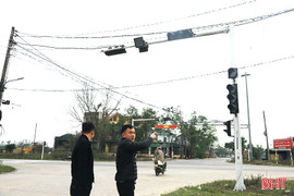 Đèn giao thông “ngủ quên”, nhiều nút giao tại Hà Tĩnh mất an toàn