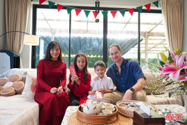 Người nước ngoài háo hức đón Tết tại Hà Tĩnh