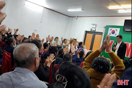 Vén màn các buổi bán hàng tại K-Mart, nơi người già "chốt đơn" tiền triệu!