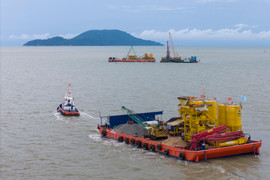 Cận cảnh công trường dự án cầu vượt biển dài nhất Việt Nam