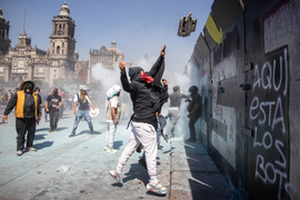 Biểu tình lớn tại Mexico sau vụ thị trưởng bị ám sát