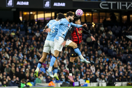 Haaland bùng nổ, Man City lên ngôi nhì Ngoại hạng