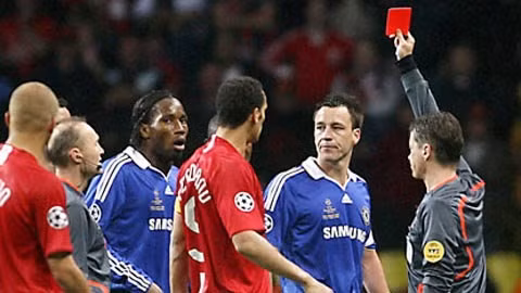 Tính cách nóng nảy khiến Drogba khó có thể trở thành một thủ lĩnh tinh thần