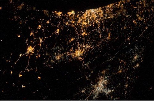 Cuộc chiến ở Dải Gaza khiến hơn 700 người chết nhìn từ vũ trụ ảnh 1