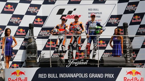 Trên bục podium MotoGP 2013 chặng đua Indianapolis Motor Speedway