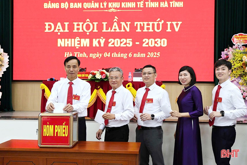 Đại biểu bỏ phiếu bầu Ban Chấp hành nhiệm kỳ 2025 – 2030. bqbht_br_ec58a891a18a15d44c9b.jpg