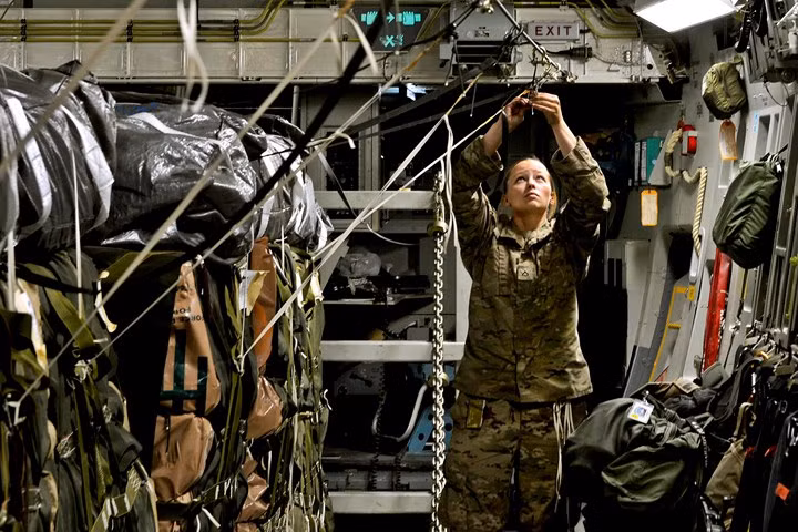 anh than phuc truoc kha nang cua nhung bong hong trong quan doi my