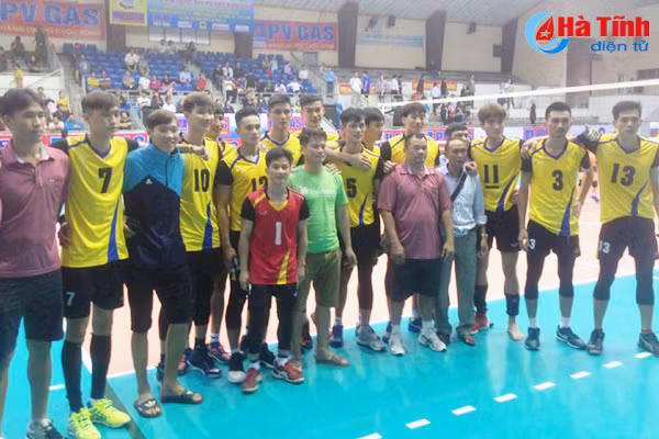 ha tinh thang tran dau giai bong chuyen vo dich quoc gia pv gas