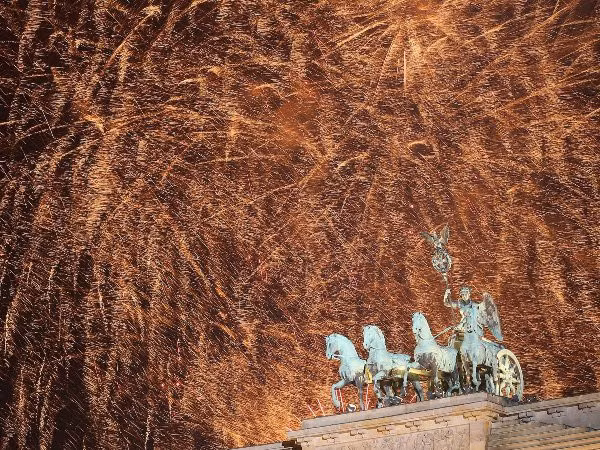 top 10 thanh pho long lay nhat the gioi de don chao nam moi 2018