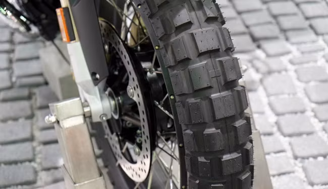 me man bmw r 1200 gs rallye gia hon nua ty dong