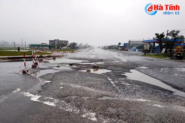 nga ba duong tranh ky anh chi chit o trau o ga