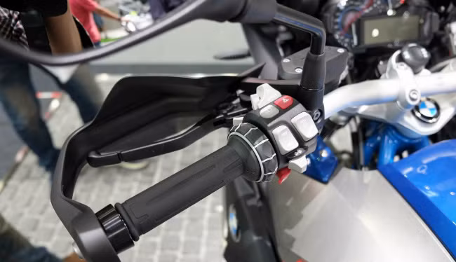 me man bmw r 1200 gs rallye gia hon nua ty dong