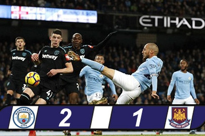 david silva pha be tac mang ve chien thang thu 13 lien tiep cho man city