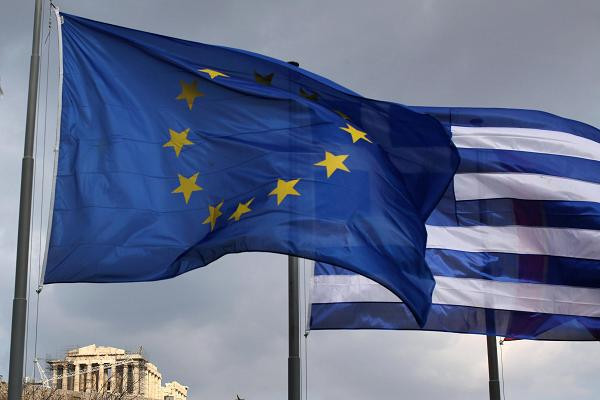 the gioi ngay qua xe tai lao vao dam dong o new york