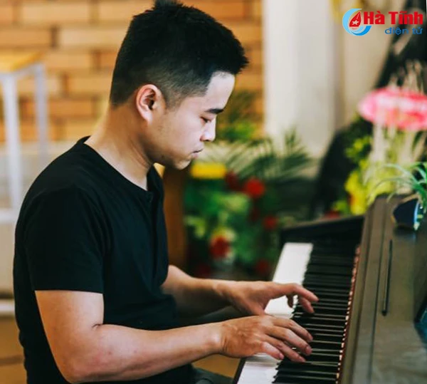 gioi tre thanh sen song cham voi ca phe nhac song