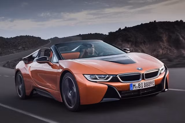 sieu xe bmw i8 roadster ra mat voi nhieu cai tien