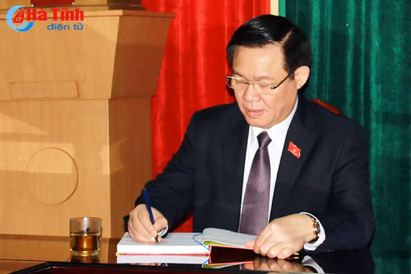 pho thu tuong vuong dinh hue dang huong tai khu mo tong bi thu tran phu