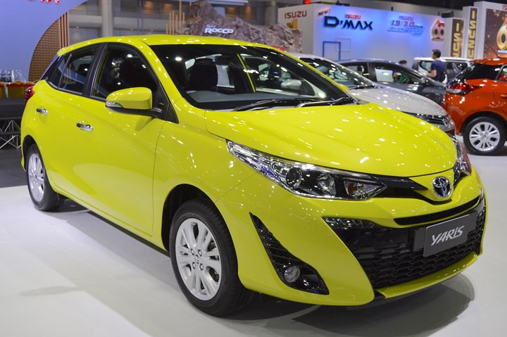 hinh anh toyota yaris va yaris ativ s tai thai lan