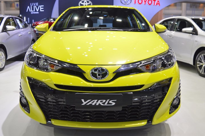 hinh anh toyota yaris va yaris ativ s tai thai lan