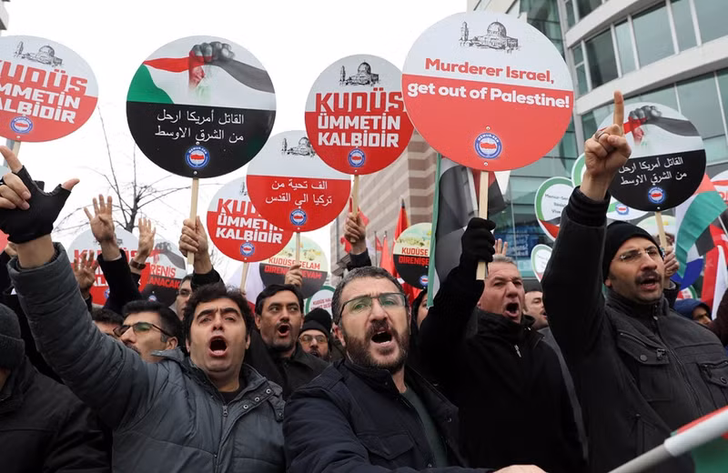 nguoi hoi giao khap the gioi dong loat trut cuong no len trump