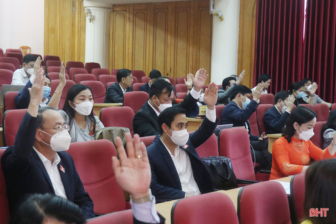 Kỳ họp thứ 5 HĐND tỉnh Hà Tĩnh thông qua 3 nghị quyết quan trọng về quy hoạch, đầu tư công ảnh 13 Kỳ họp thứ 5 HĐND tỉnh Hà Tĩnh thông qua 3 nghị quyết quan trọng về quy hoạch, đầu tư công