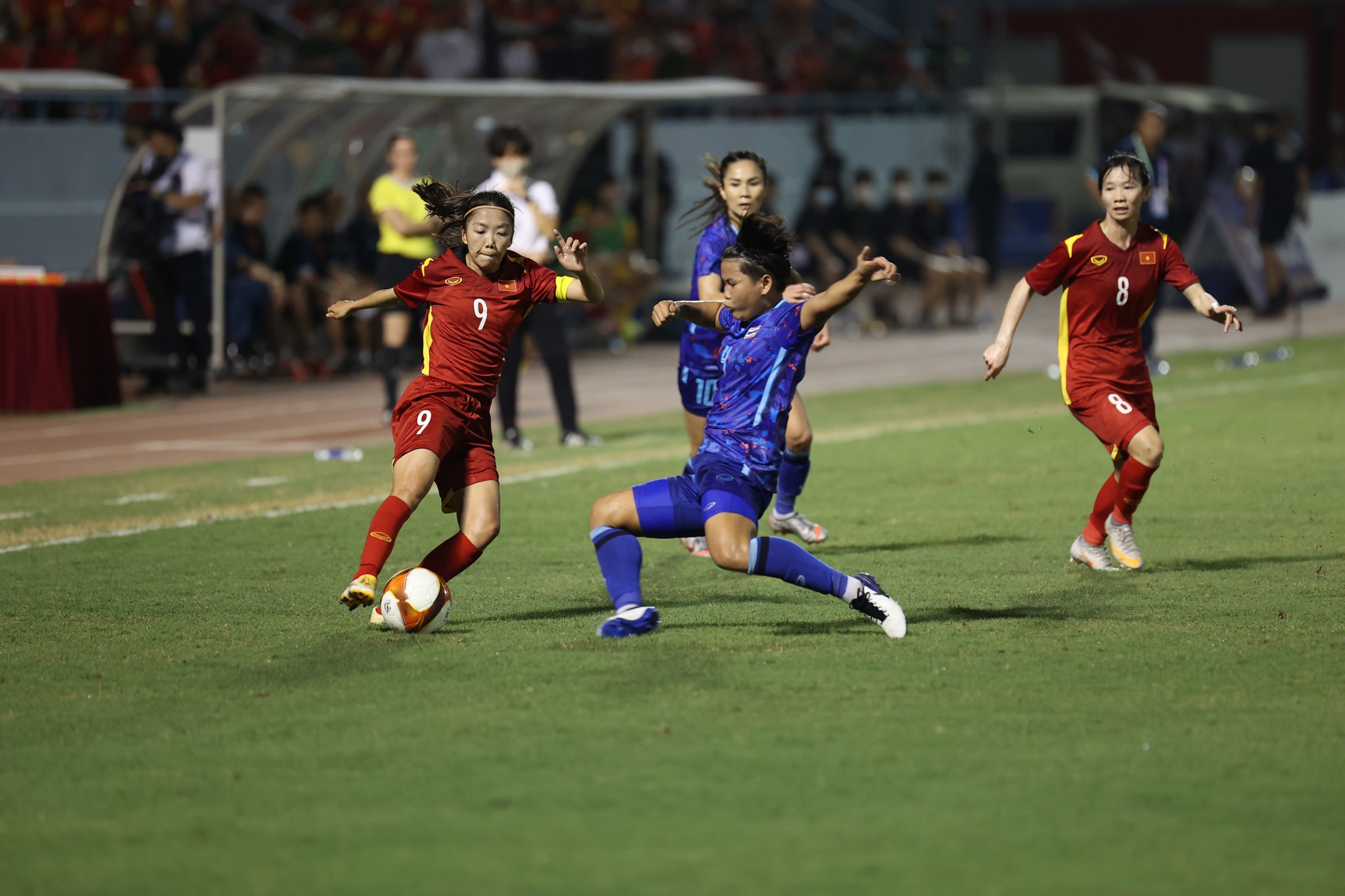 Thắng kịch tính trước Thái Lan, Việt Nam vô địch bóng đá nữ SEA Games 31