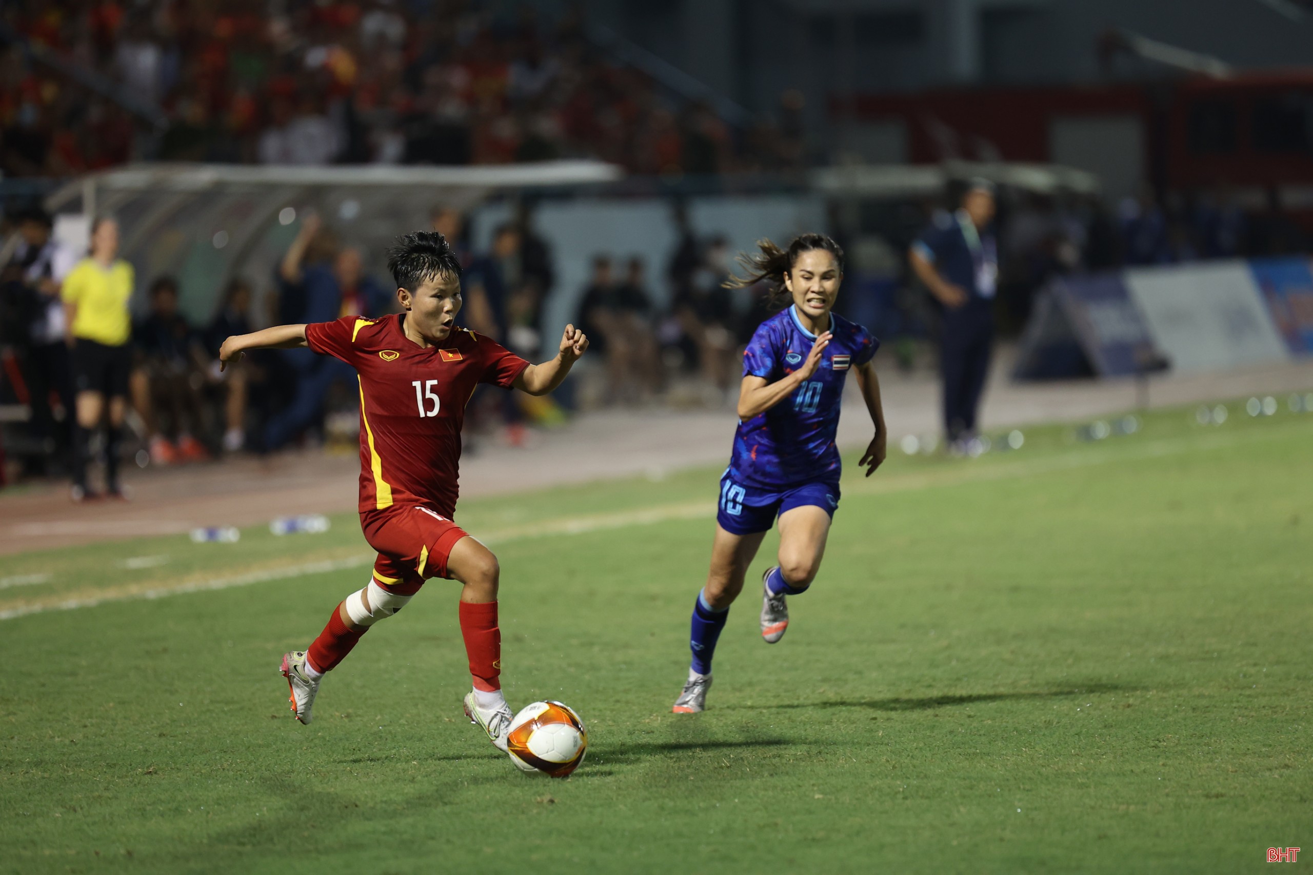 Thắng kịch tính trước Thái Lan, Việt Nam vô địch bóng đá nữ SEA Games 31