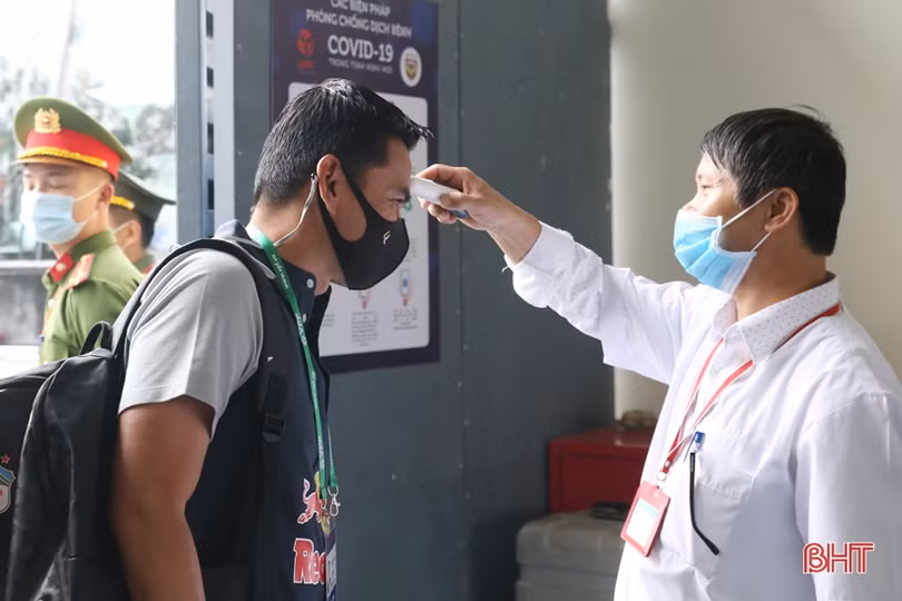 Hồng Lĩnh Hà Tĩnh - Hoàng Anh Gia Lai: Người dân hào hứng chờ bóng lăn