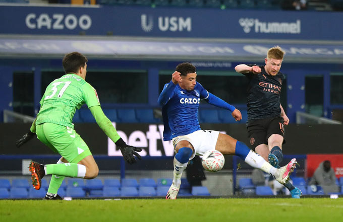 Ghi bàn trong 6 phút cuối, Man xanh nhọc nhằn vào bán kết FA Cup 2020/21