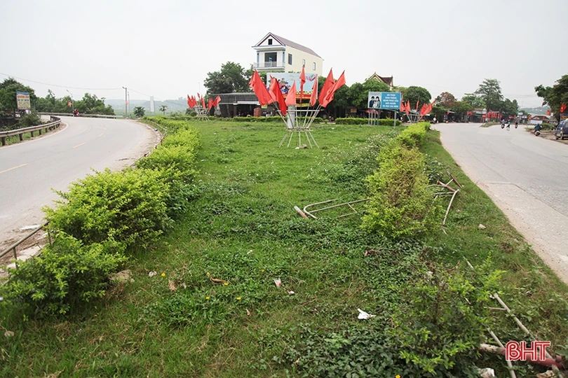 Hiểm họa tai nạn từ bất cập ở đảo giao thông trên tuyến Hương Khê - TP Hà Tĩnh