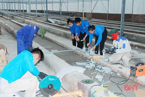 Đường điện “Thắp sáng làng quê” trị giá 300 triệu đồng ở Nghi Xuân