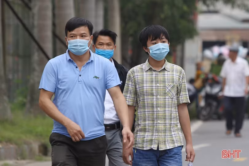 Hồng Lĩnh Hà Tĩnh - Hoàng Anh Gia Lai: Người dân hào hứng chờ bóng lăn