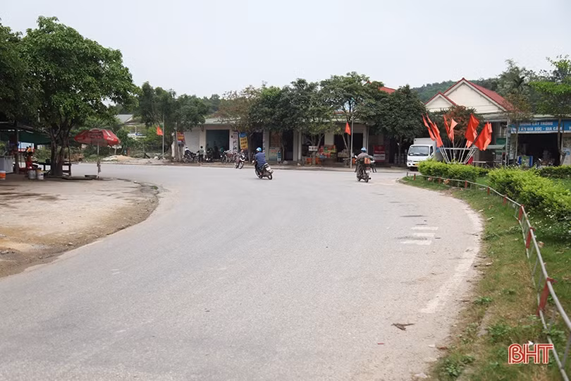 Hiểm họa tai nạn từ bất cập ở đảo giao thông trên tuyến Hương Khê - TP Hà Tĩnh