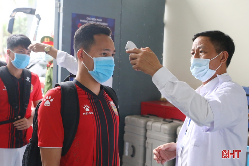 Hồng Lĩnh Hà Tĩnh - Hoàng Anh Gia Lai: Người dân hào hứng chờ bóng lăn