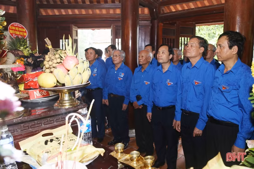 Đầm ấm buổi gặp mặt cán bộ Đoàn truyền thống Nghệ Tĩnh