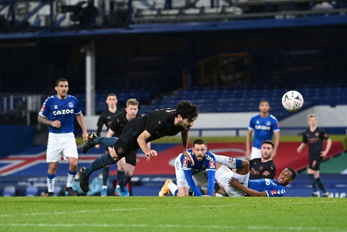 Ghi bàn trong 6 phút cuối, Man xanh nhọc nhằn vào bán kết FA Cup 2020/21