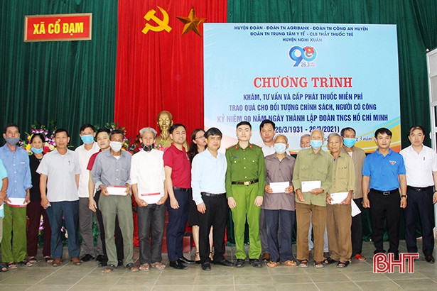 Khám, cấp thuốc miễn phí cho hơn 100 đối tượng chính sách tại Nghi Xuân