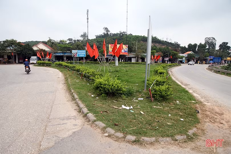 Hiểm họa tai nạn từ bất cập ở đảo giao thông trên tuyến Hương Khê - TP Hà Tĩnh